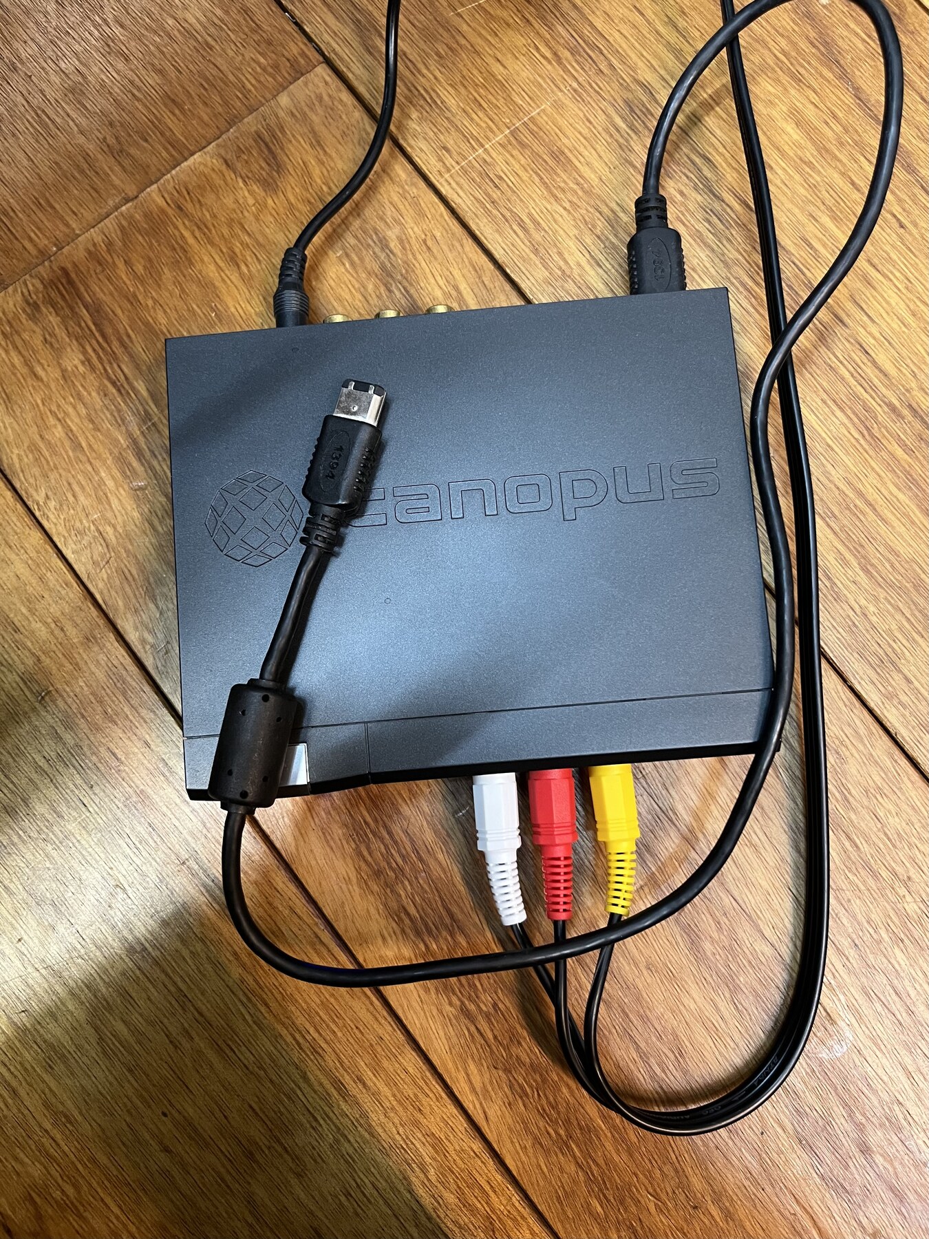 映像入力の検証に使ったCanopusの変換器とケーブル。